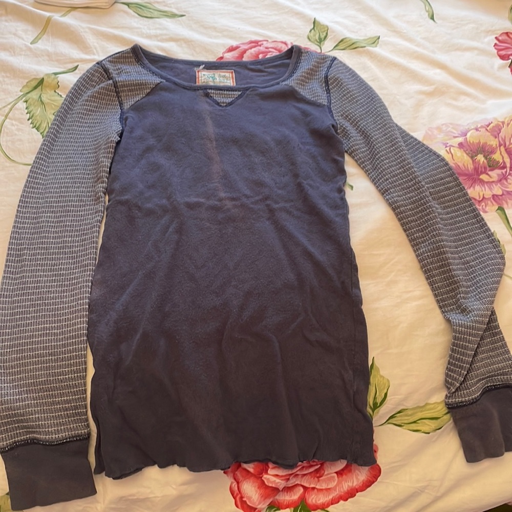 Free People size m long sleeve top in blue